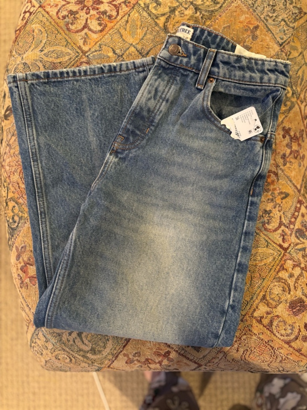 We The Free Deep Trance Mid Rise Dropped Boyfriend size 28S with 25' inseam - Picture 2 of 6